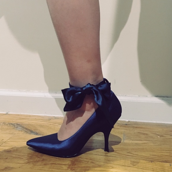 Heel - Picture 2 of 7